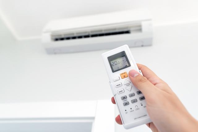 5 Telltale Signs That Show You Need To Replace Your Air Con